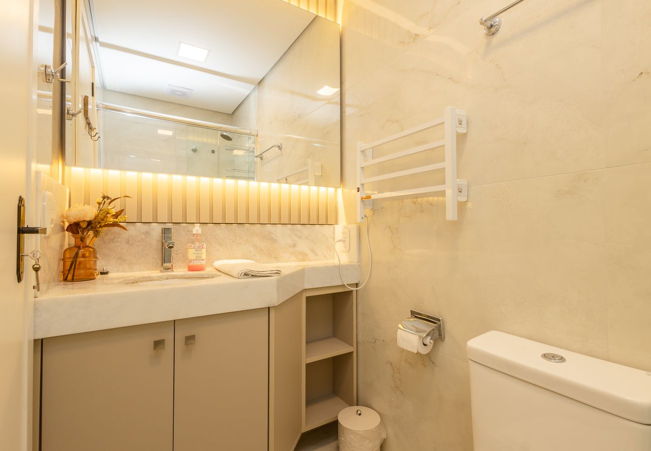 Apartamento em Gramado - NOVO! Duplex 4D (3 suites) a 600m da Rua Coberta