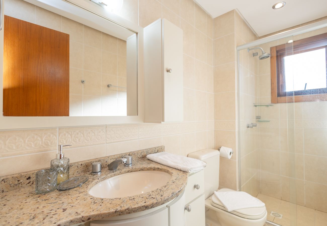 Apartamento em Gramado - NOVO! Dois quartos a 400m da Rua Coberta!
