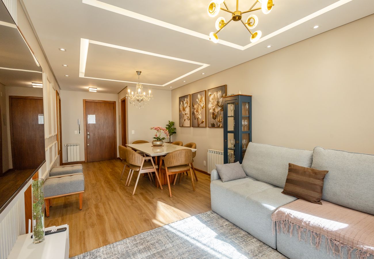 Apartamento em Gramado - NOVO! Dois quartos a 400m da Rua Coberta!