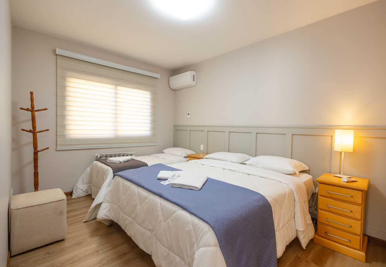 Apartamento em Gramado - NOVO! Dois quartos a 400m da Rua Coberta!