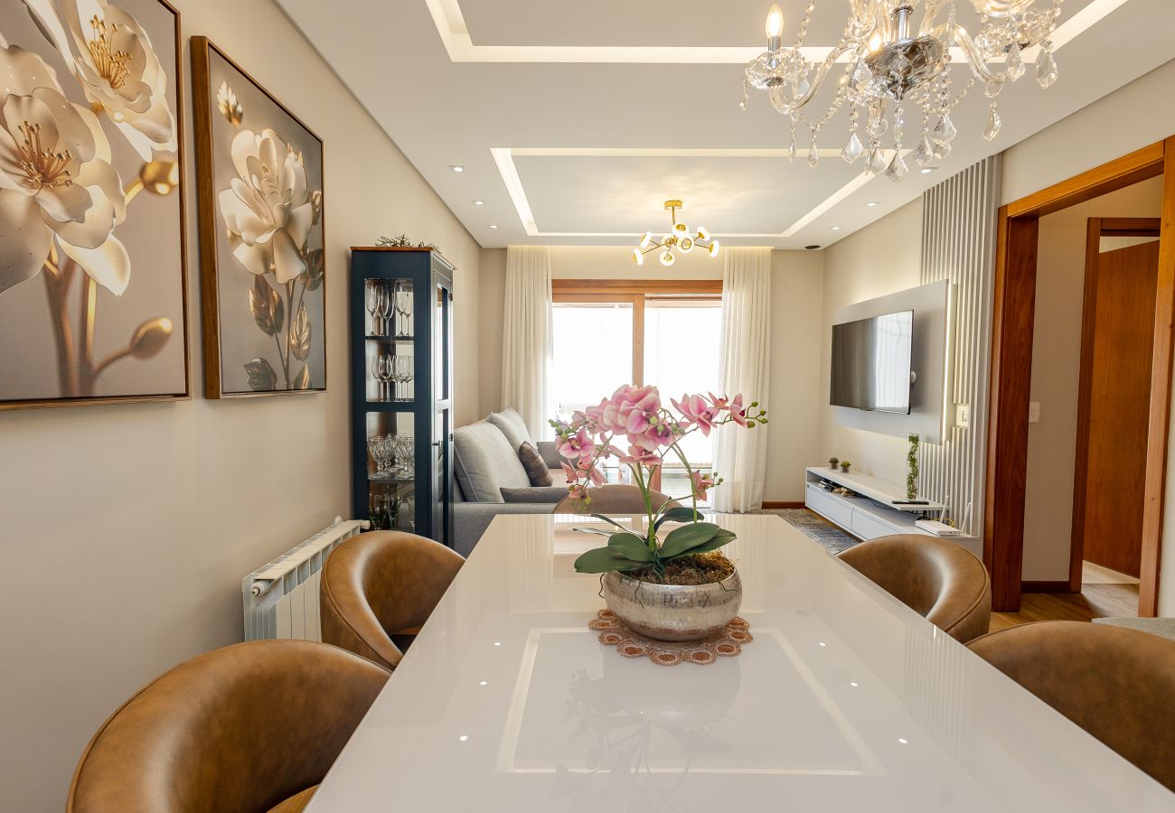 Apartamento em Gramado - NOVO! Dois quartos a 400m da Rua Coberta!