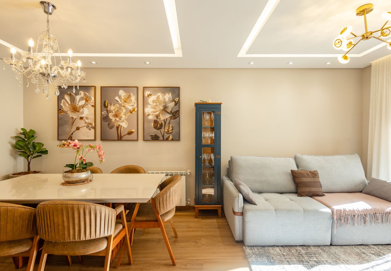 Apartamento em Gramado - NOVO! Dois quartos a 400m da Rua Coberta!