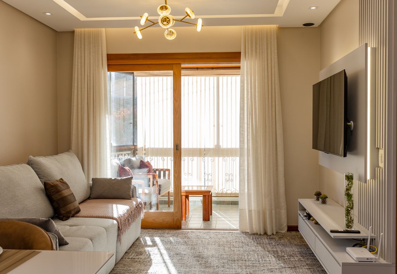 Apartamento em Gramado - NOVO! Dois quartos a 400m da Rua Coberta!