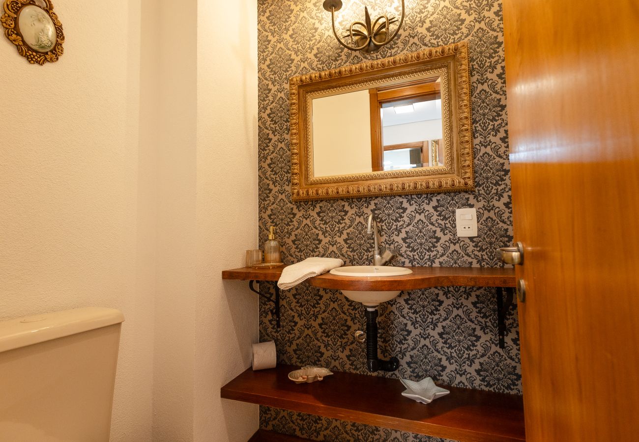 Apartamento em Gramado - NOVO! Dois quartos a 400m da Rua Coberta!