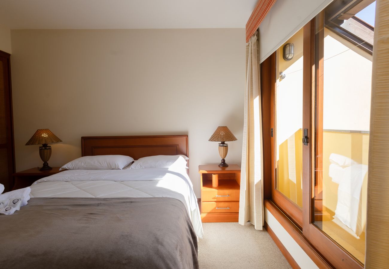 Apartamento em Gramado - NOVO! Aconchegante duplex 2D (2 banhos) a 1km da R Coberta!