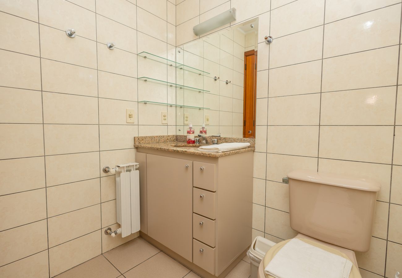 Apartamento em Gramado - NOVO! Aconchegante duplex 2D (2 banhos) a 1km da R Coberta!