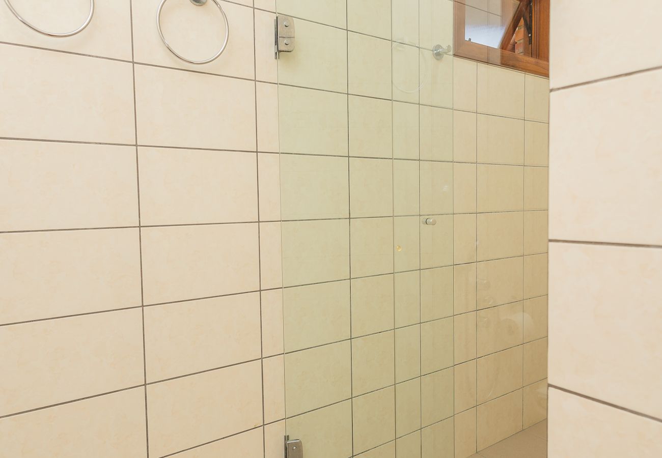 Apartamento em Gramado - NOVO! Aconchegante duplex 2D (2 banhos) a 1km da R Coberta!