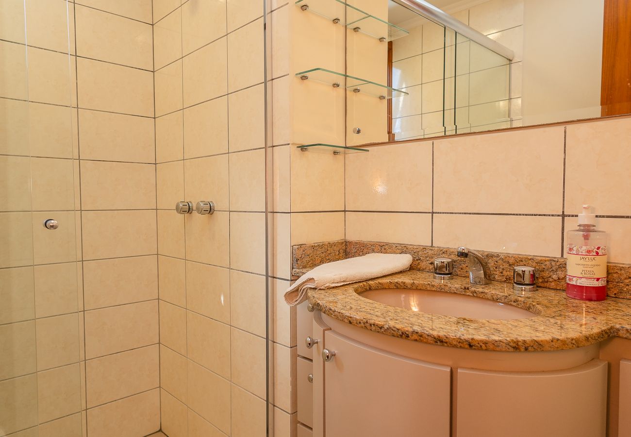 Apartamento em Gramado - NOVO! Aconchegante duplex 2D (2 banhos) a 1km da R Coberta!