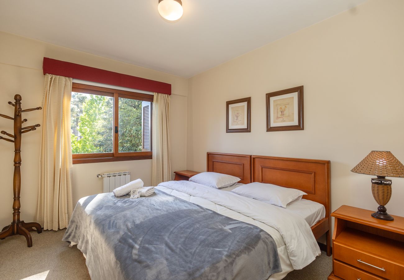 Apartamento em Gramado - NOVO! Aconchegante duplex 2D (2 banhos) a 1km da R Coberta!