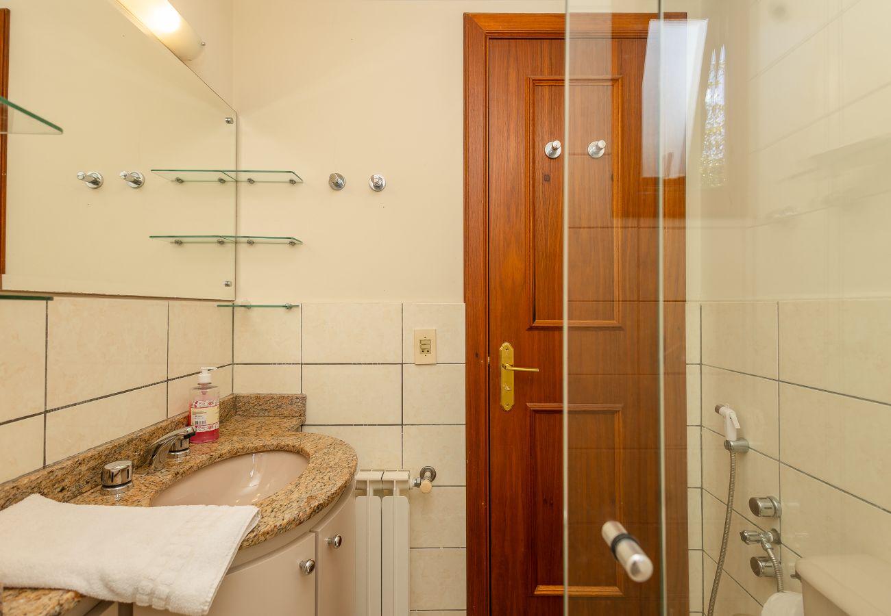 Apartamento em Gramado - NOVO! Aconchegante duplex 2D (2 banhos) a 1km da R Coberta!