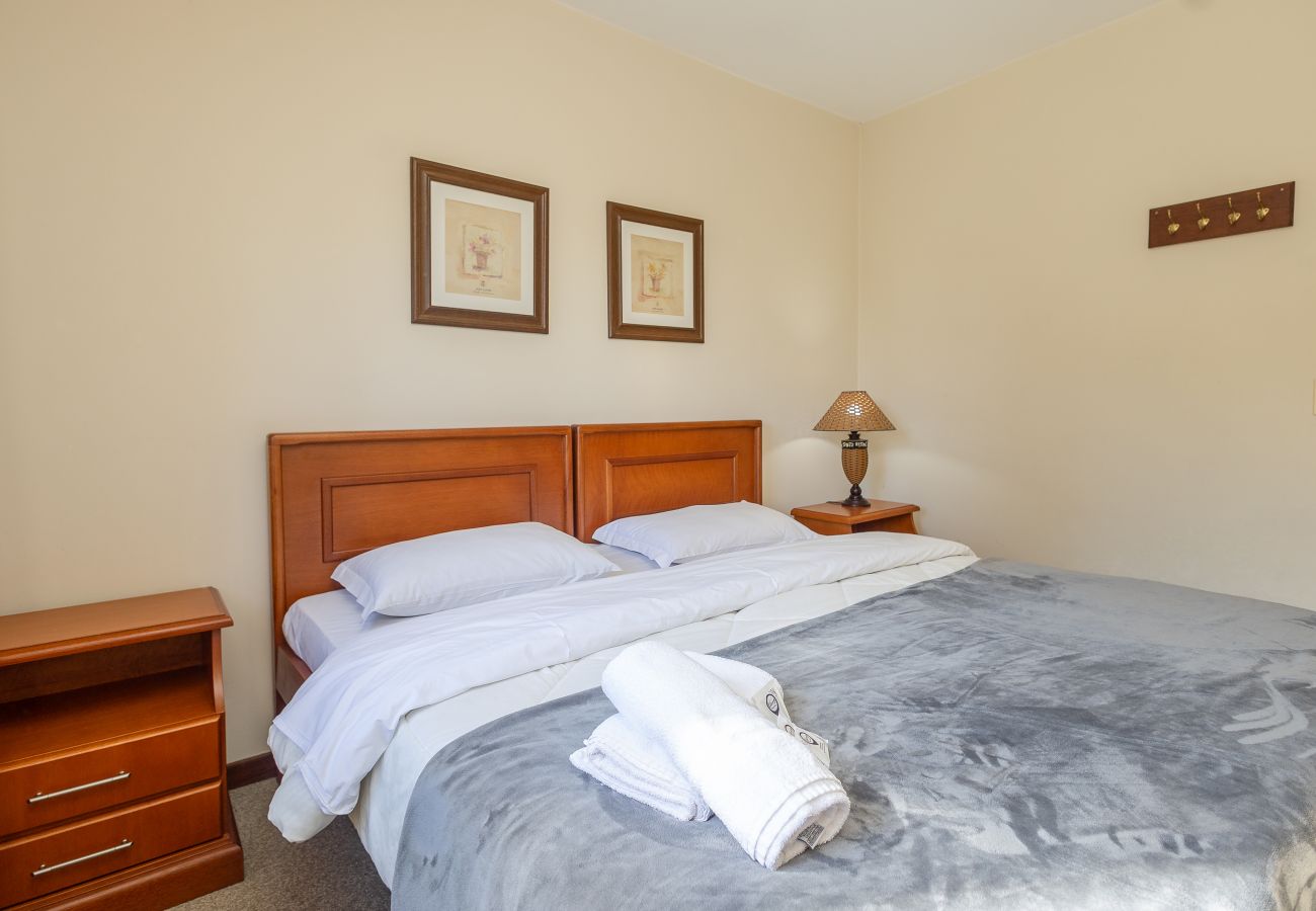 Apartamento em Gramado - NOVO! Aconchegante duplex 2D (2 banhos) a 1km da R Coberta!