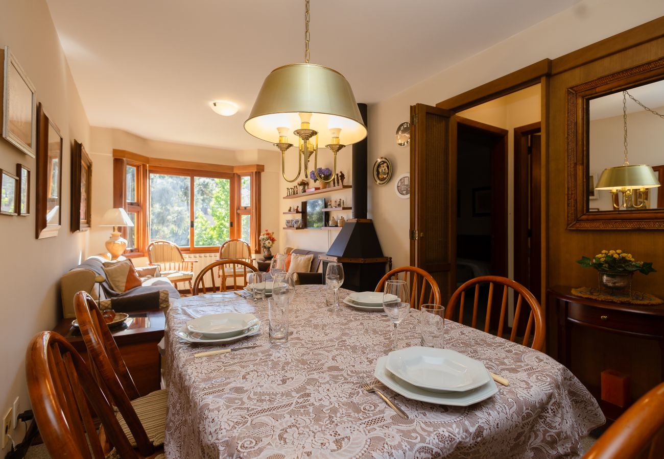 Apartamento em Gramado - NOVO! Aconchegante duplex 2D (2 banhos) a 1km da R Coberta!