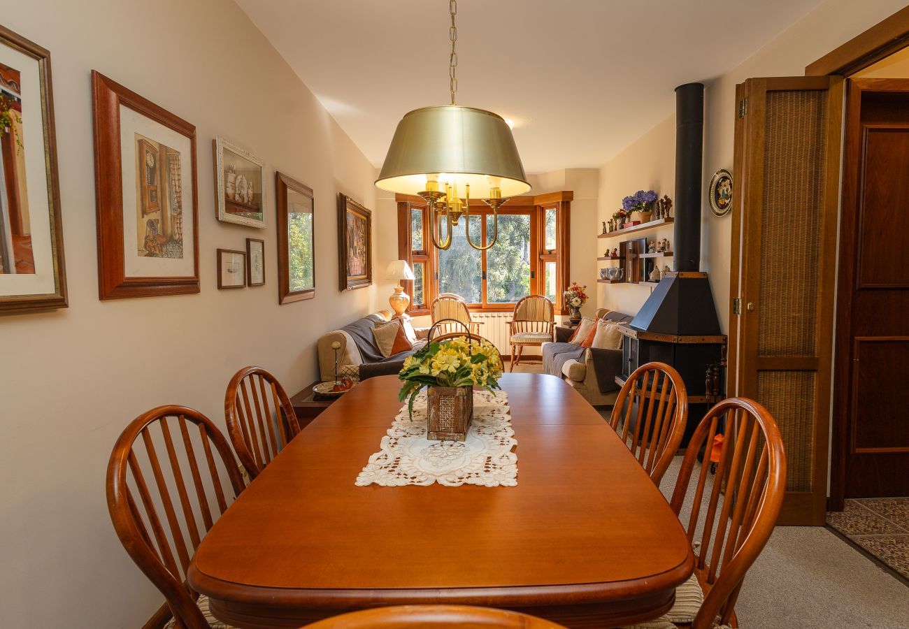 Apartamento em Gramado - NOVO! Aconchegante duplex 2D (2 banhos) a 1km da R Coberta!