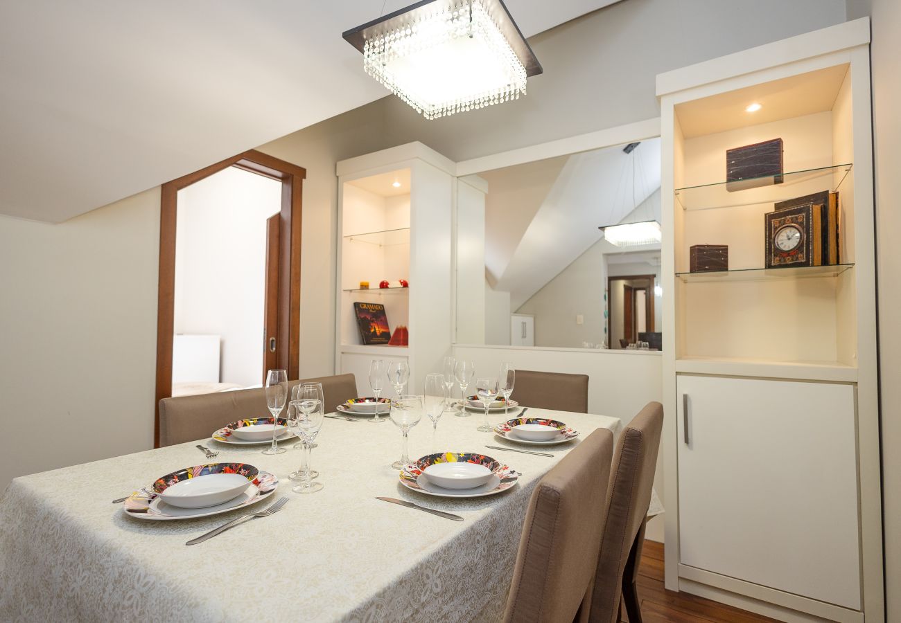Apartamento em Gramado - Apto acolhedor 3D (1 suíte) a 400m da Rua Coberta!