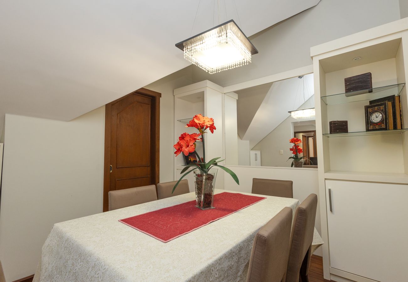 Apartamento em Gramado - Apto acolhedor 3D (1 suíte) a 400m da Rua Coberta!