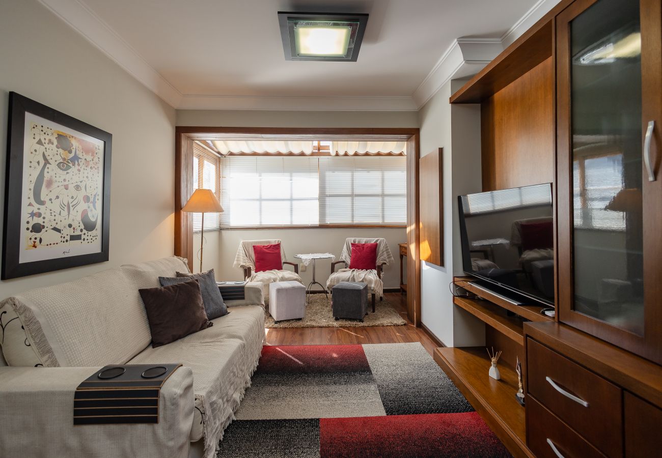 Apartamento em Gramado - Apto acolhedor 3D (1 suíte) a 400m da Rua Coberta!
