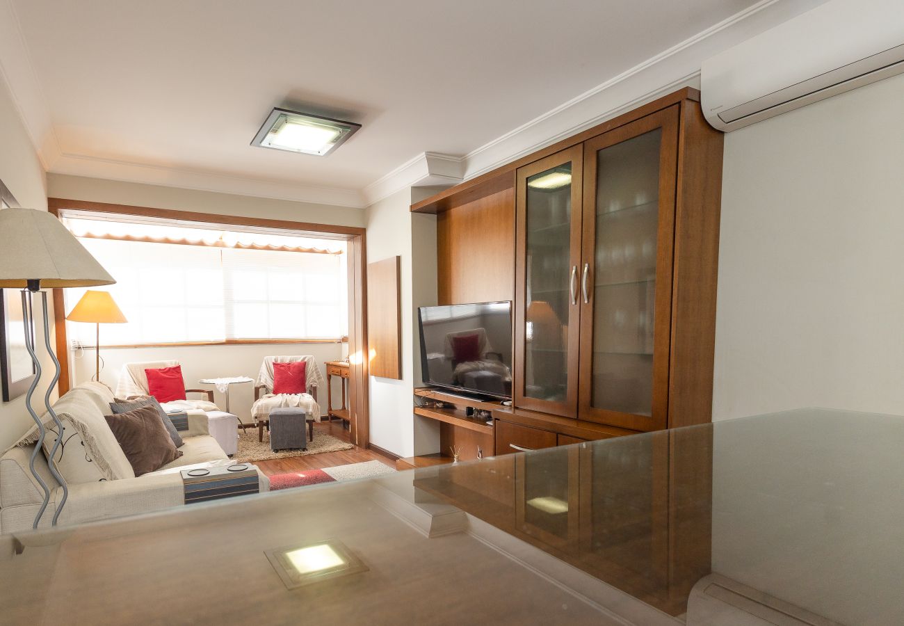 Apartamento em Gramado - Apto acolhedor 3D (1 suíte) a 400m da Rua Coberta!