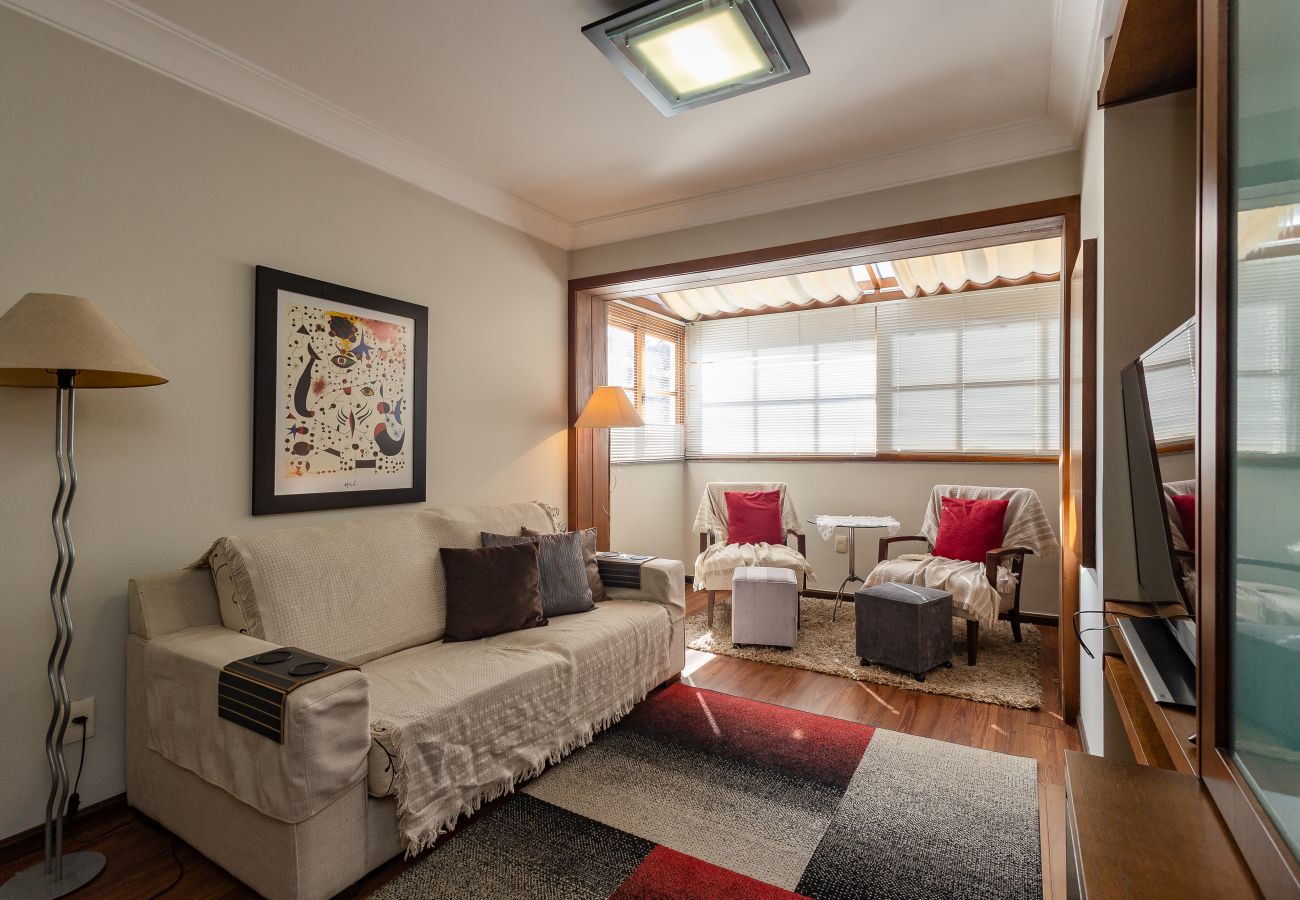 Apartamento em Gramado - Apto acolhedor 3D (1 suíte) a 400m da Rua Coberta!