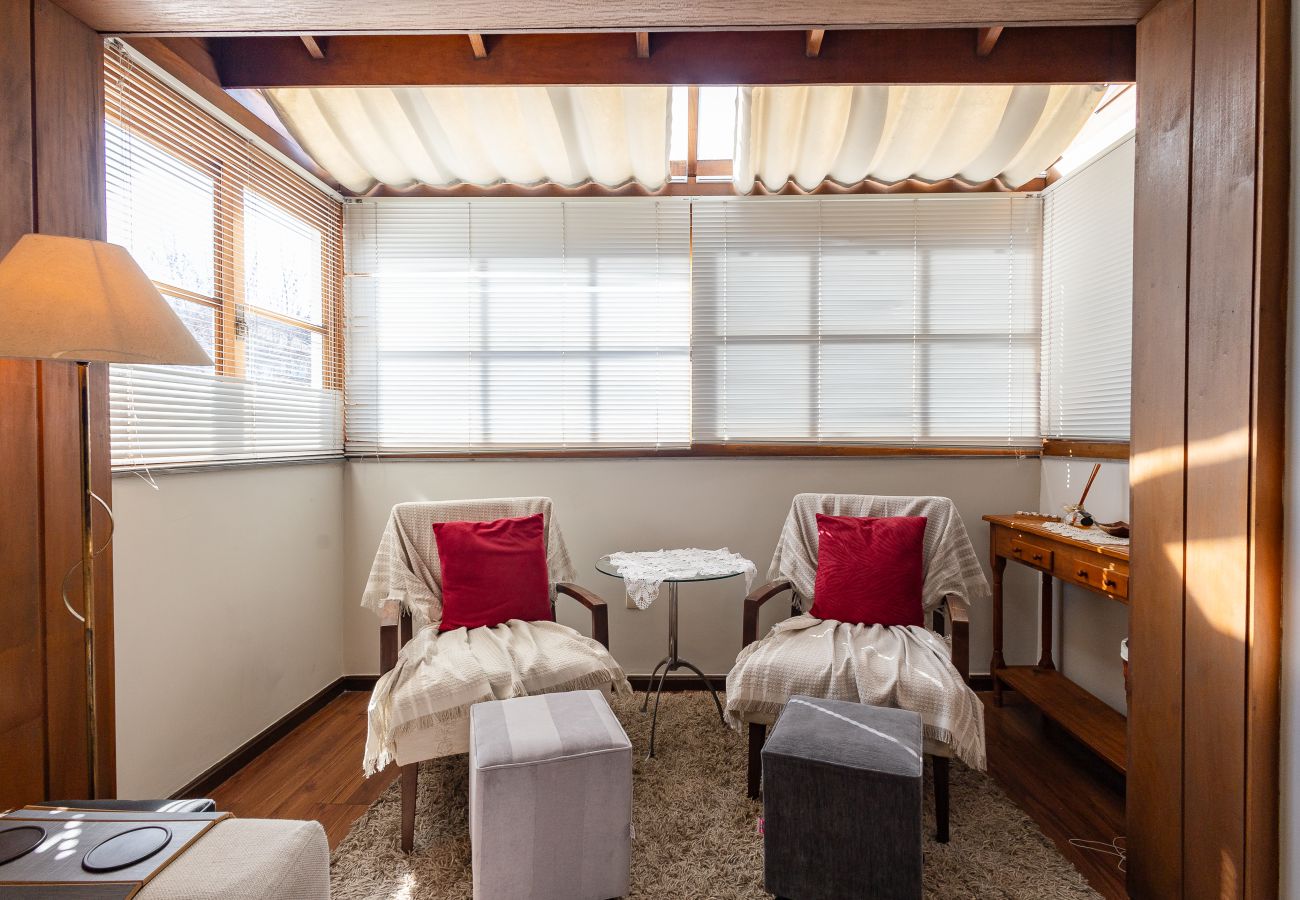 Apartamento em Gramado - Apto acolhedor 3D (1 suíte) a 400m da Rua Coberta!