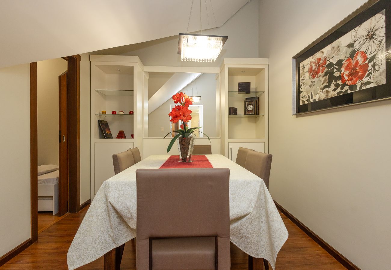Apartamento em Gramado - Apto acolhedor 3D (1 suíte) a 400m da Rua Coberta!