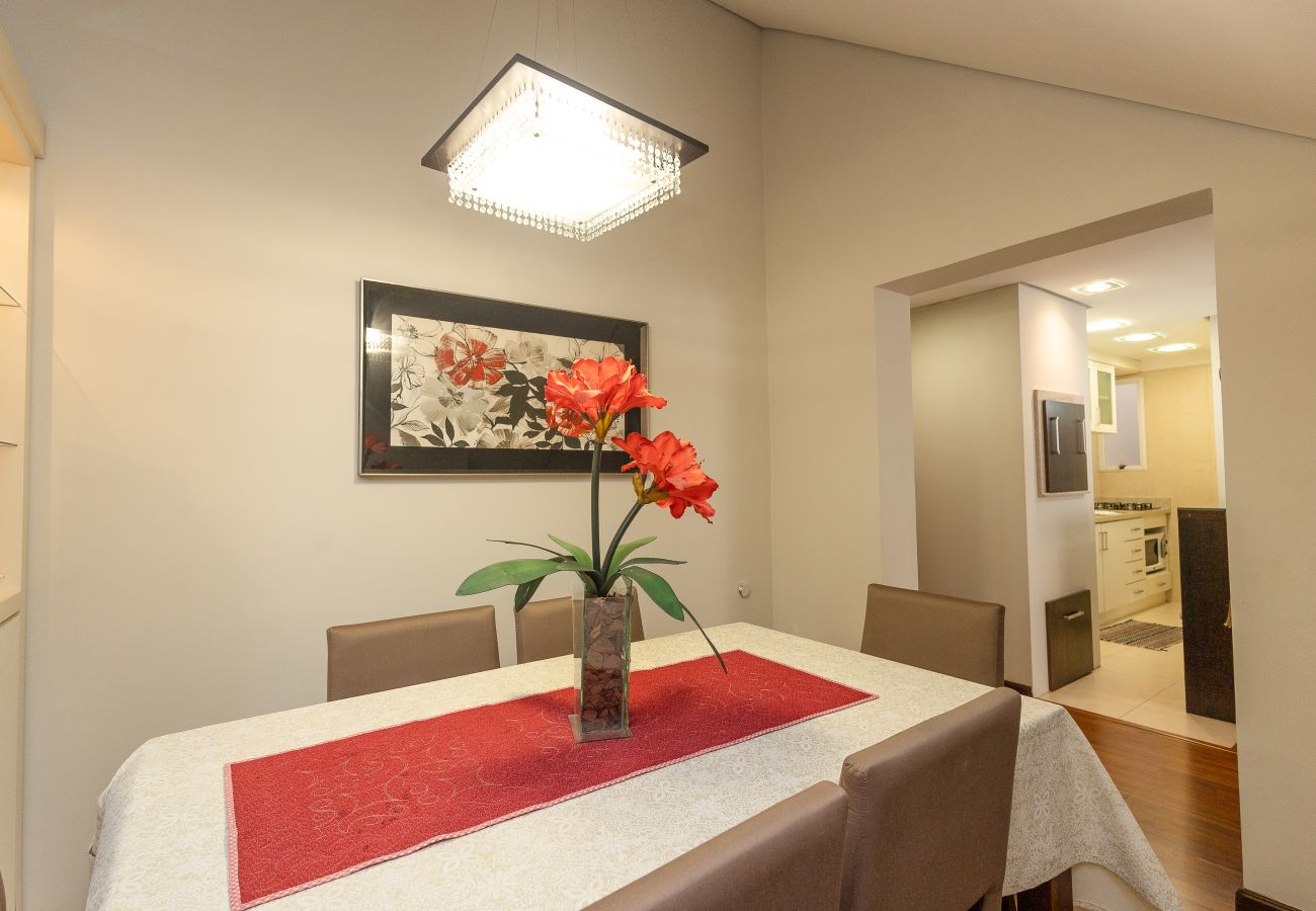Apartamento em Gramado - Apto acolhedor 3D (1 suíte) a 400m da Rua Coberta!