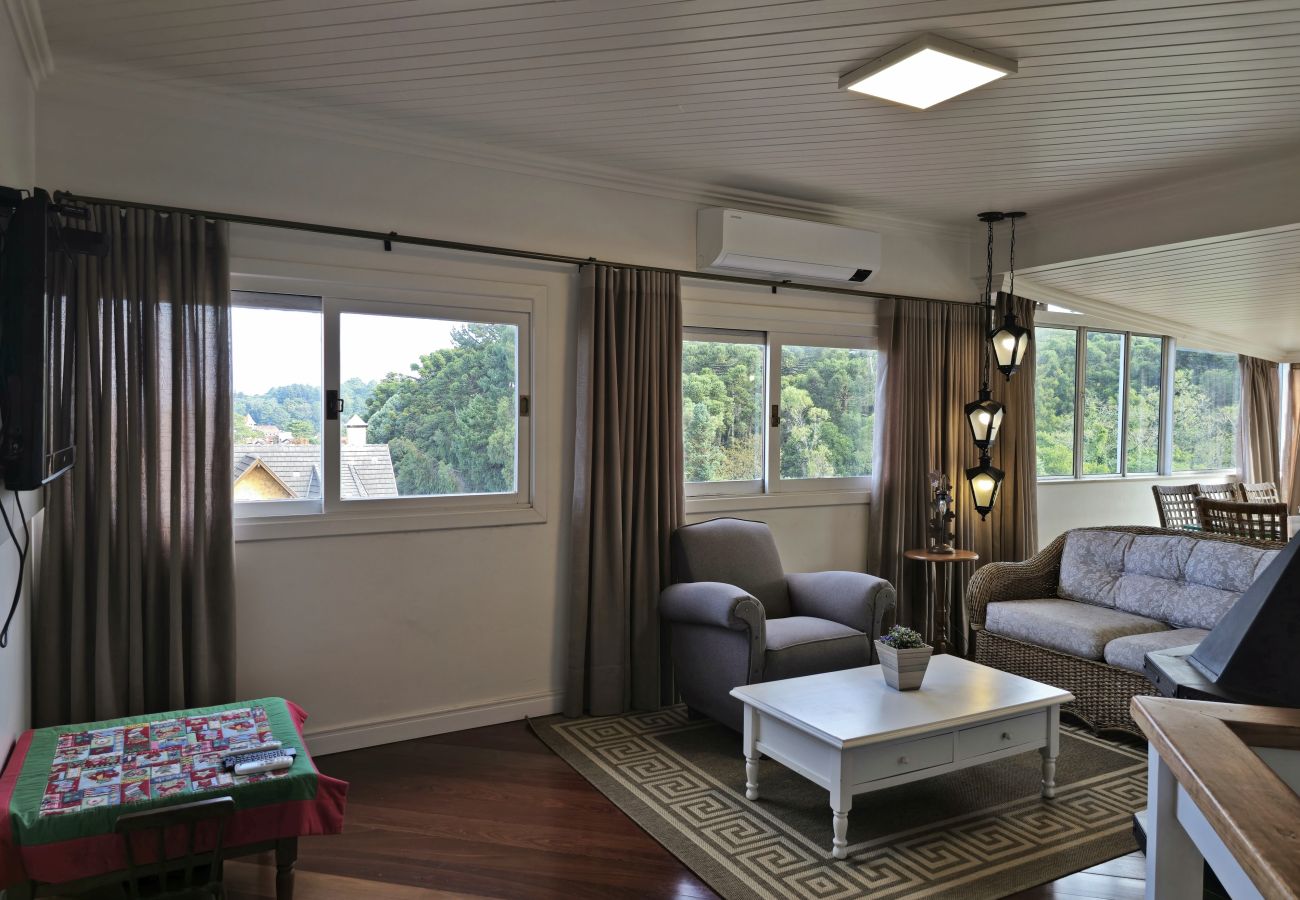 Apartamento em Gramado - NOVO! Duplex 3 dormitórios a 100m da Rua Torta! 