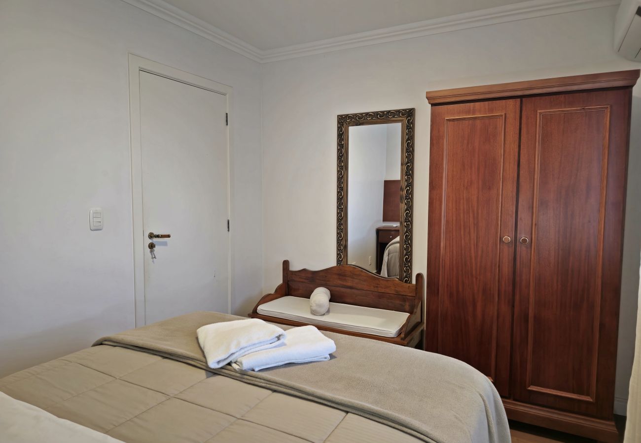 Apartamento em Gramado - NOVO! Duplex 3 dormitórios a 100m da Rua Torta! 