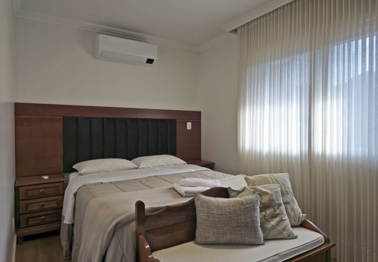 Apartamento em Gramado - NOVO! Duplex 3 dormitórios a 100m da Rua Torta! 