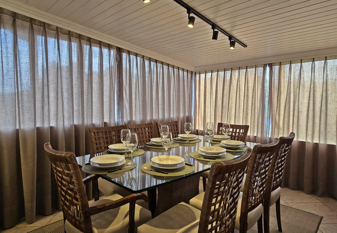 Apartamento em Gramado - NOVO! Duplex 3 dormitórios a 100m da Rua Torta! 