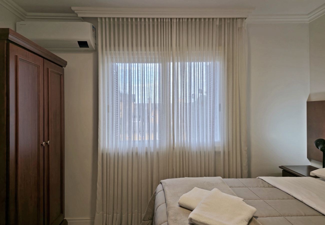Apartamento em Gramado - NOVO! Duplex 3 dormitórios a 100m da Rua Torta! 