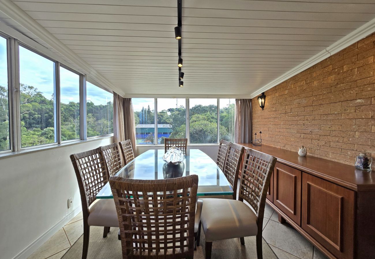 Apartamento em Gramado - NOVO! Duplex 3 dormitórios a 100m da Rua Torta! 