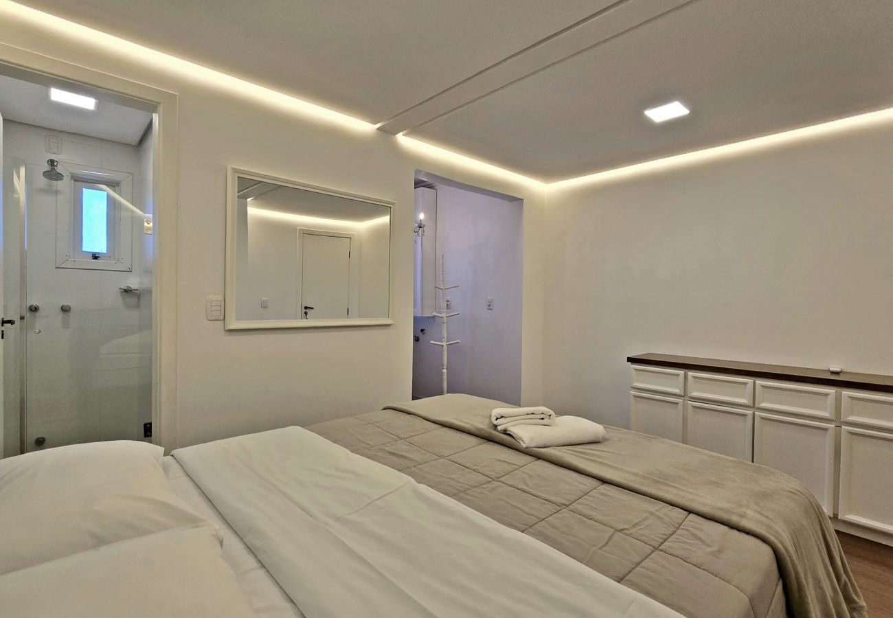 Apartamento em Gramado - NOVO! Duplex 3 dormitórios a 100m da Rua Torta! 