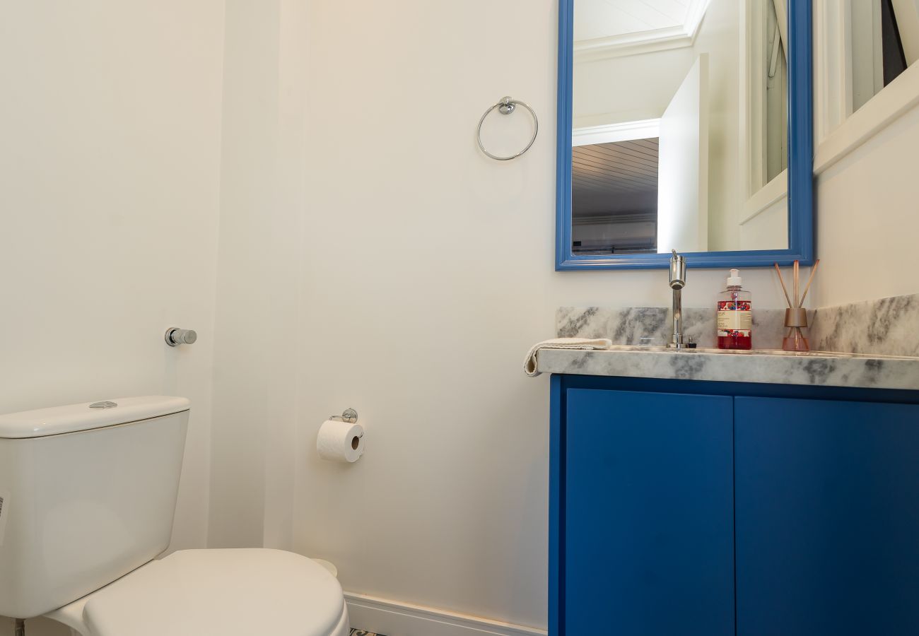 Apartamento em Gramado - NOVO! Duplex 3 dormitórios a 100m da Rua Torta! 