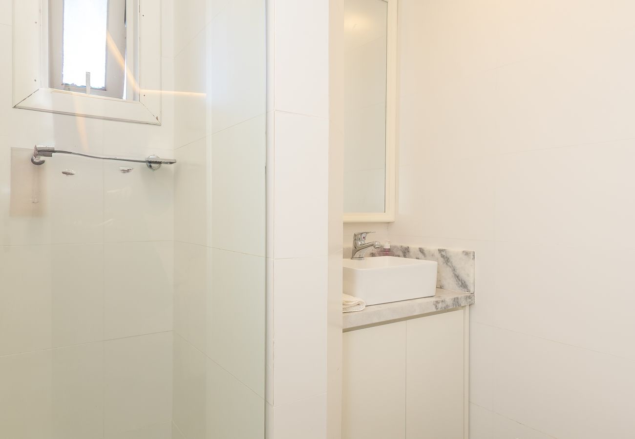 Apartamento em Gramado - NOVO! Duplex 3 dormitórios a 100m da Rua Torta! 