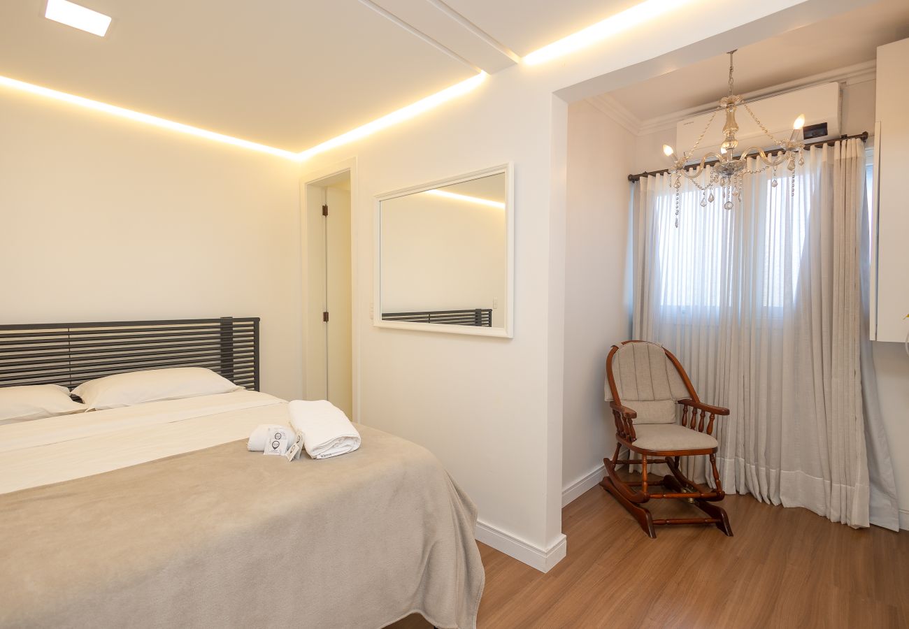 Apartamento em Gramado - NOVO! Duplex 3 dormitórios a 100m da Rua Torta! 