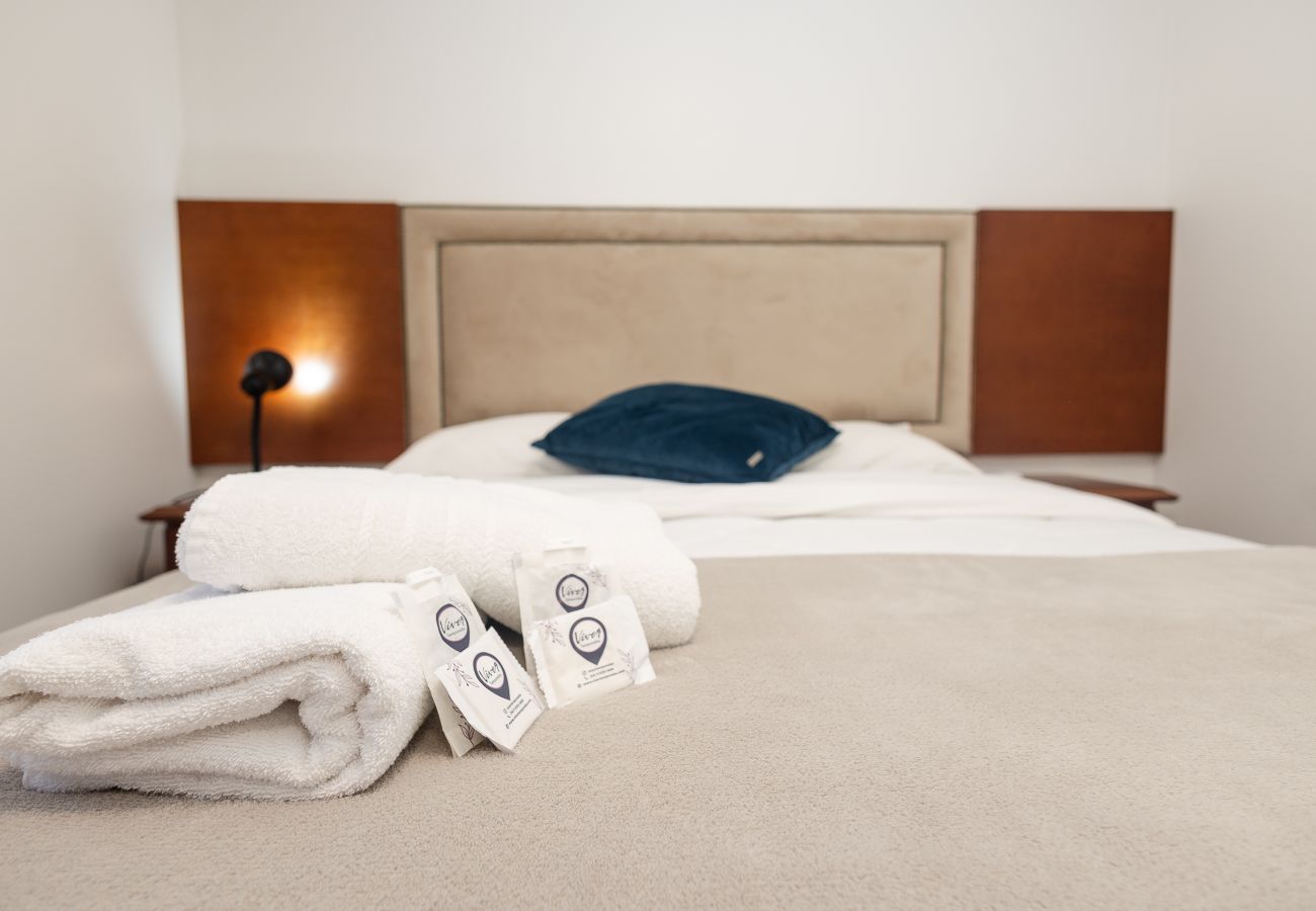 Apartamento em Gramado - NOVO! Duplex 3 dormitórios a 100m da Rua Torta! 