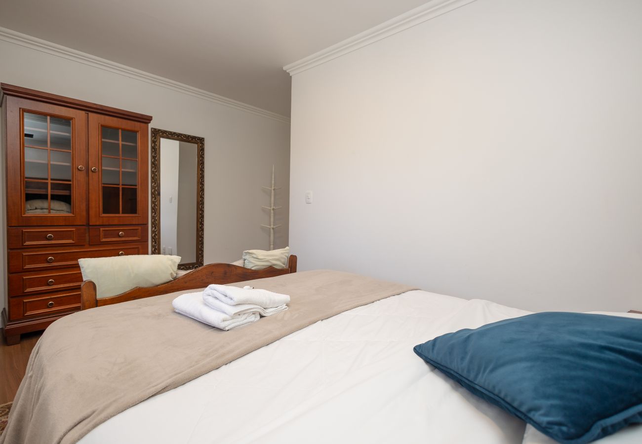 Apartamento em Gramado - NOVO! Duplex 3 dormitórios a 100m da Rua Torta! 