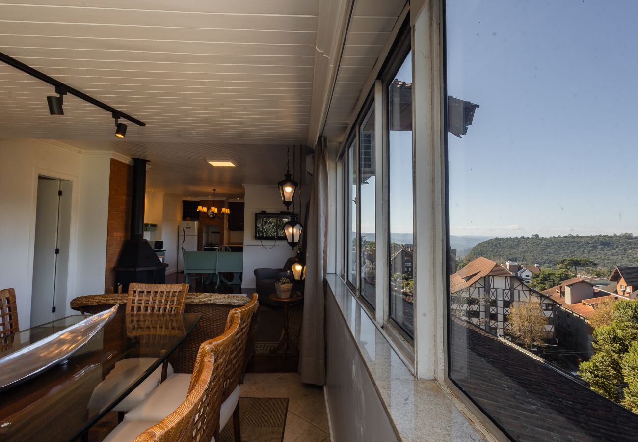 Apartamento em Gramado - NOVO! Duplex 3 dormitórios a 100m da Rua Torta! 