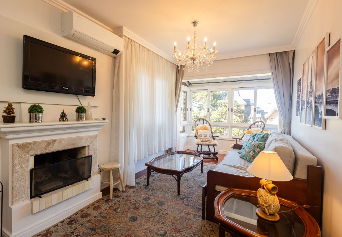 Apartamento em Gramado - NOVO! Duplex 3 dormitórios a 100m da Rua Torta! 