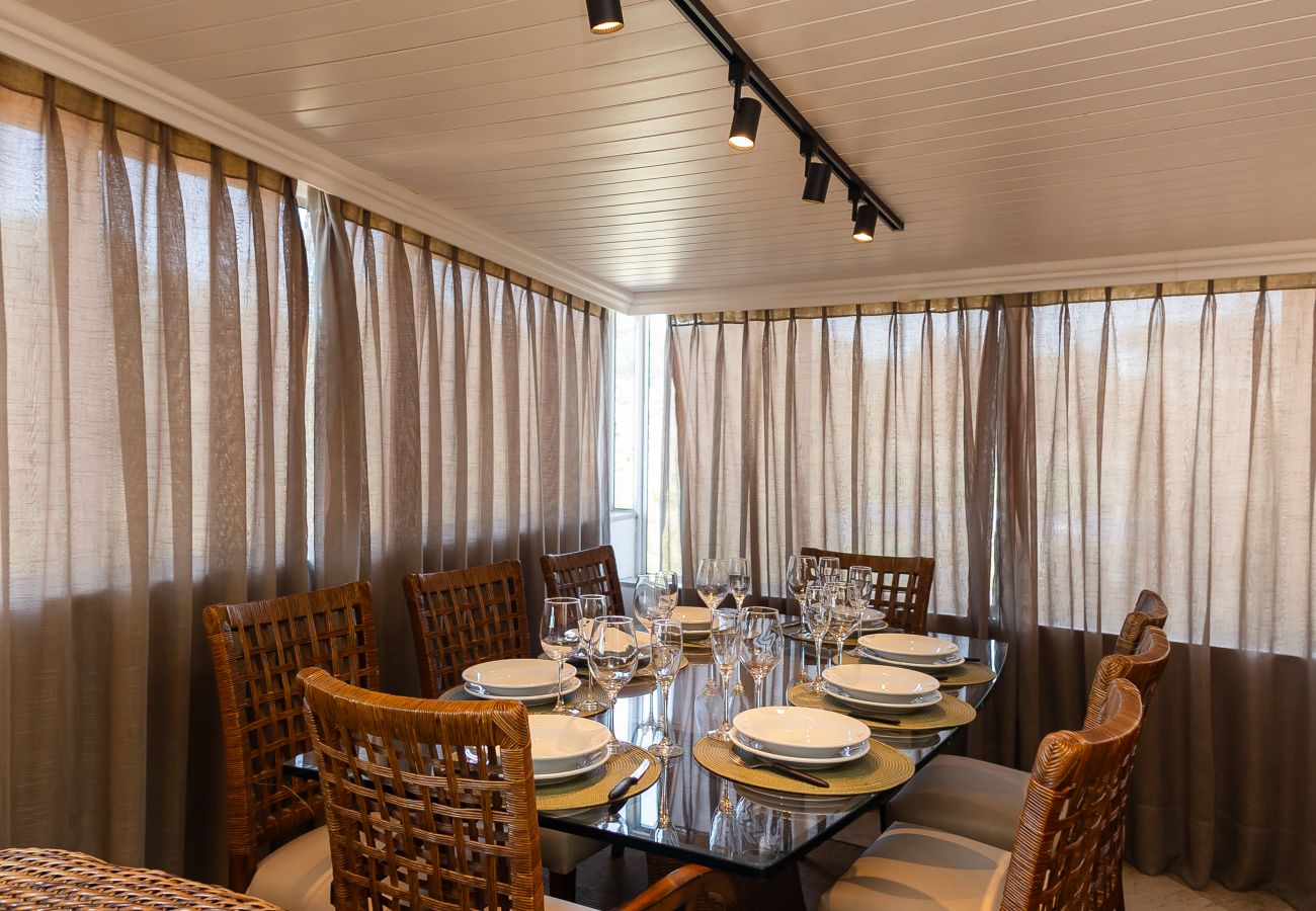 Apartamento em Gramado - NOVO! Duplex 3 dormitórios a 100m da Rua Torta! 