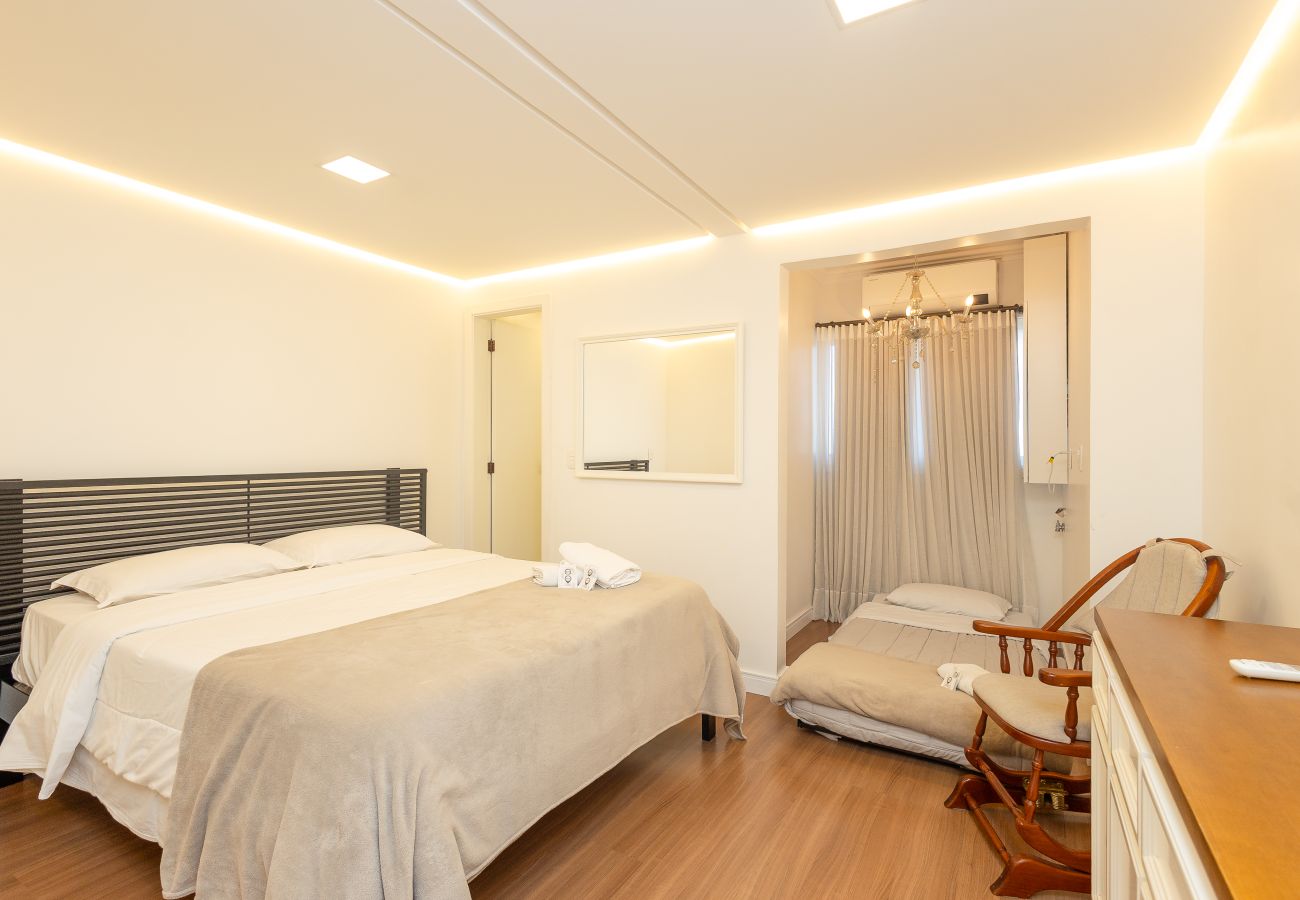 Apartamento em Gramado - NOVO! Duplex 3 dormitórios a 100m da Rua Torta! 