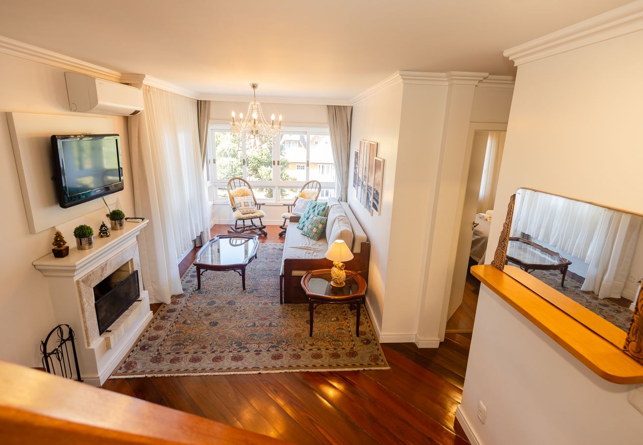 Apartamento em Gramado - NOVO! Duplex 3 dormitórios a 100m da Rua Torta! 