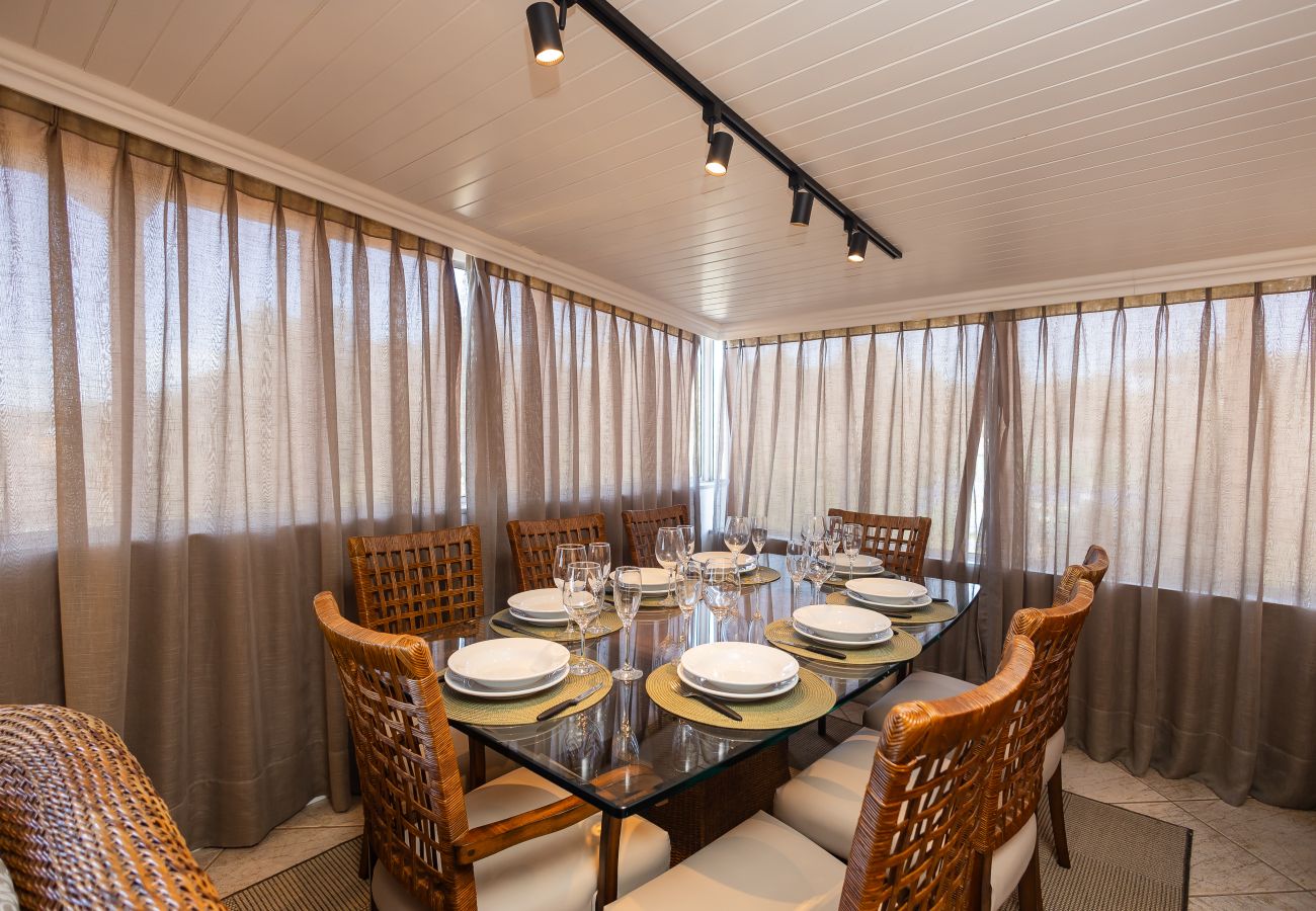 Apartamento em Gramado - NOVO! Duplex 3 dormitórios a 100m da Rua Torta! 