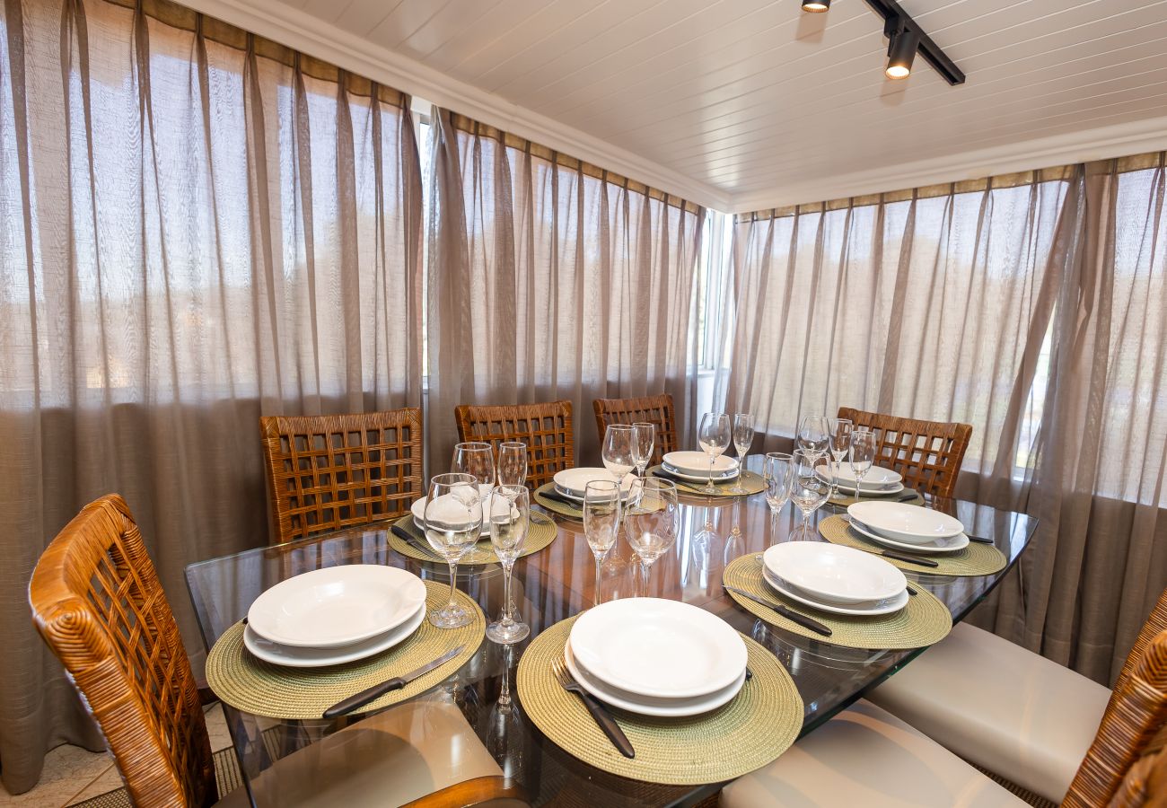 Apartamento em Gramado - NOVO! Duplex 3 dormitórios a 100m da Rua Torta! 