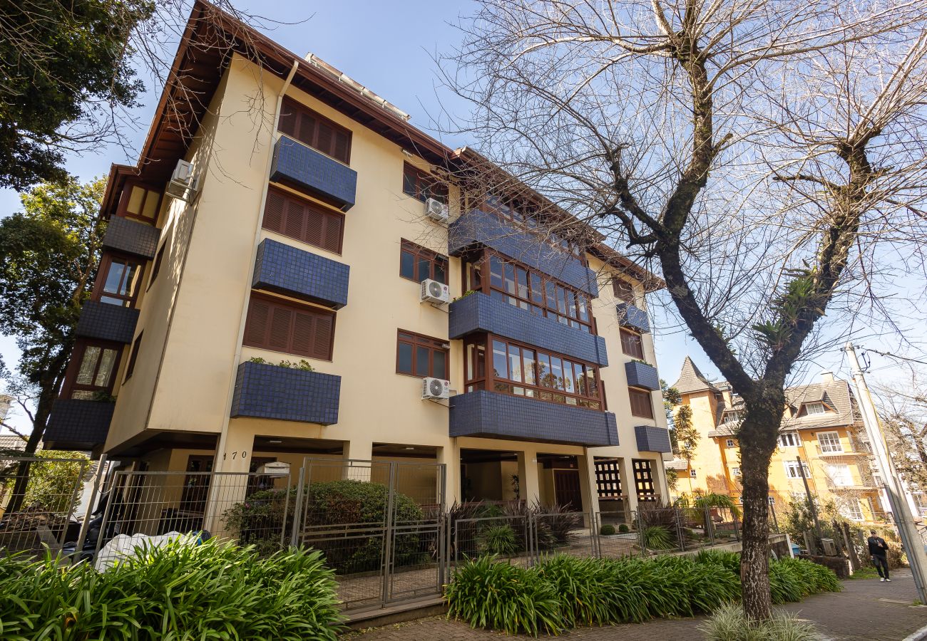 Apartamento em Gramado - NOVO! Duplex 3 dormitórios a 100m da Rua Torta! 