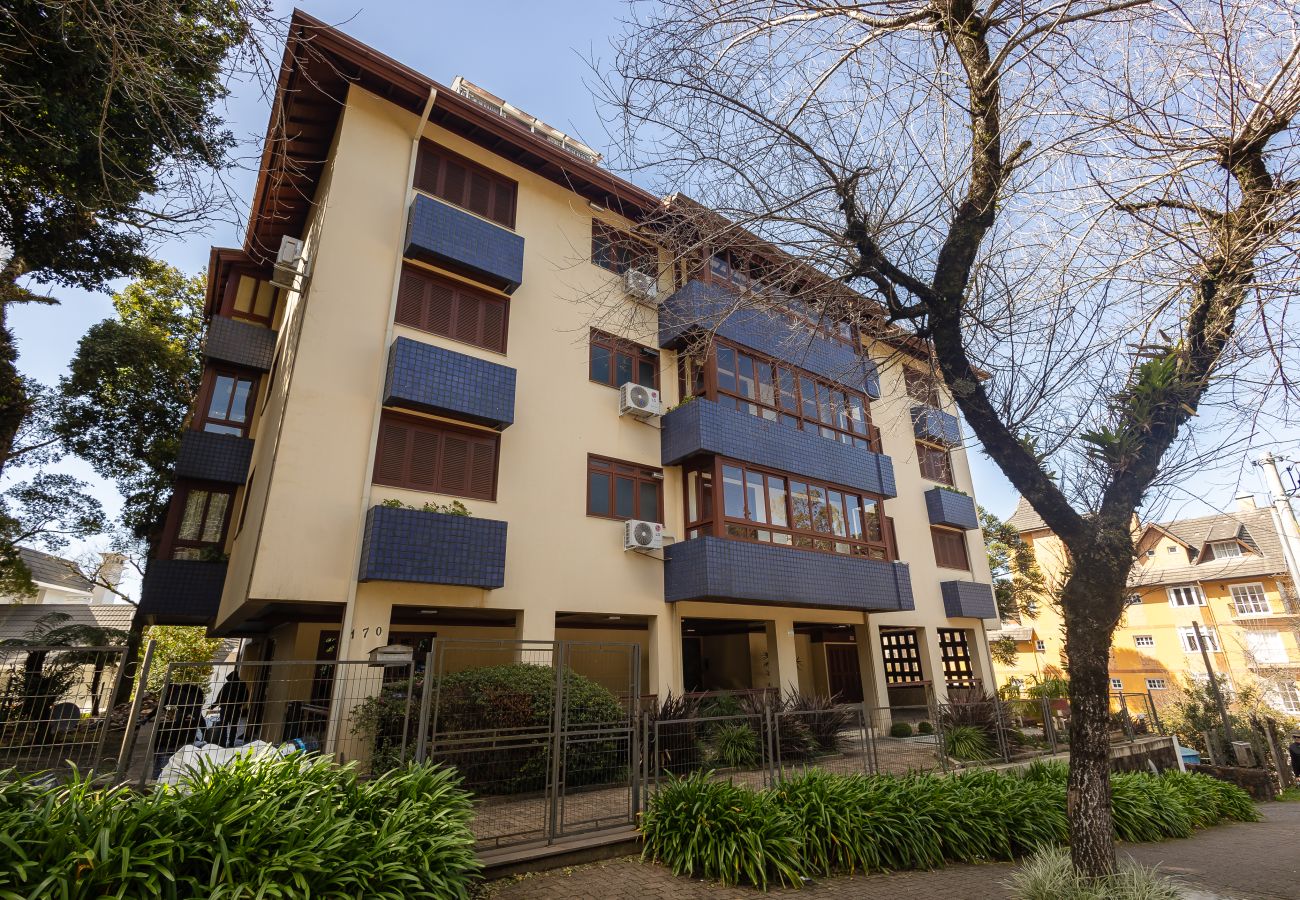 Apartamento em Gramado - NOVO! Duplex 3 dormitórios a 100m da Rua Torta! 