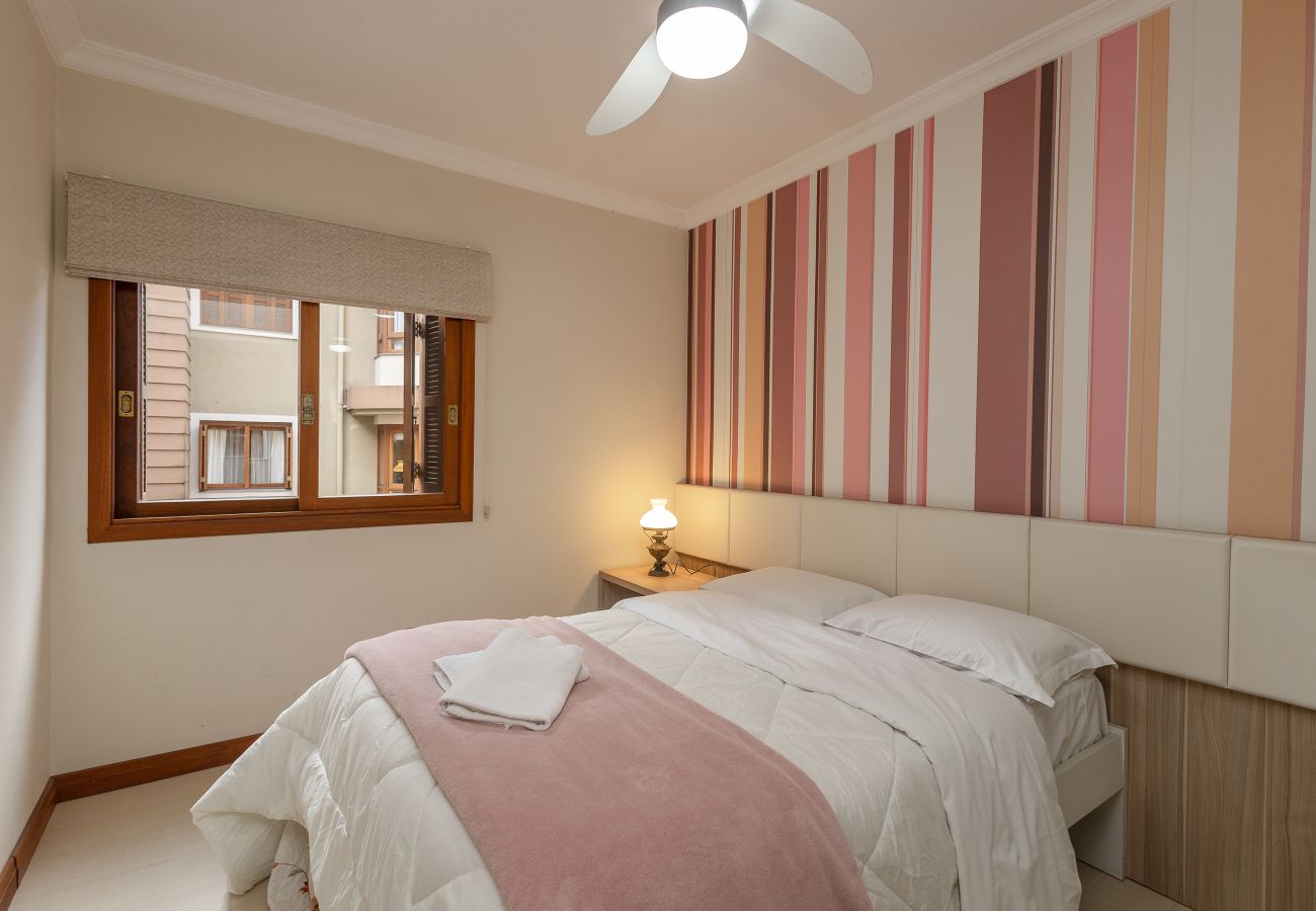 Apartamento em Gramado - Aconchegante apto 2 quartos (1 suíte) junto ao centro!