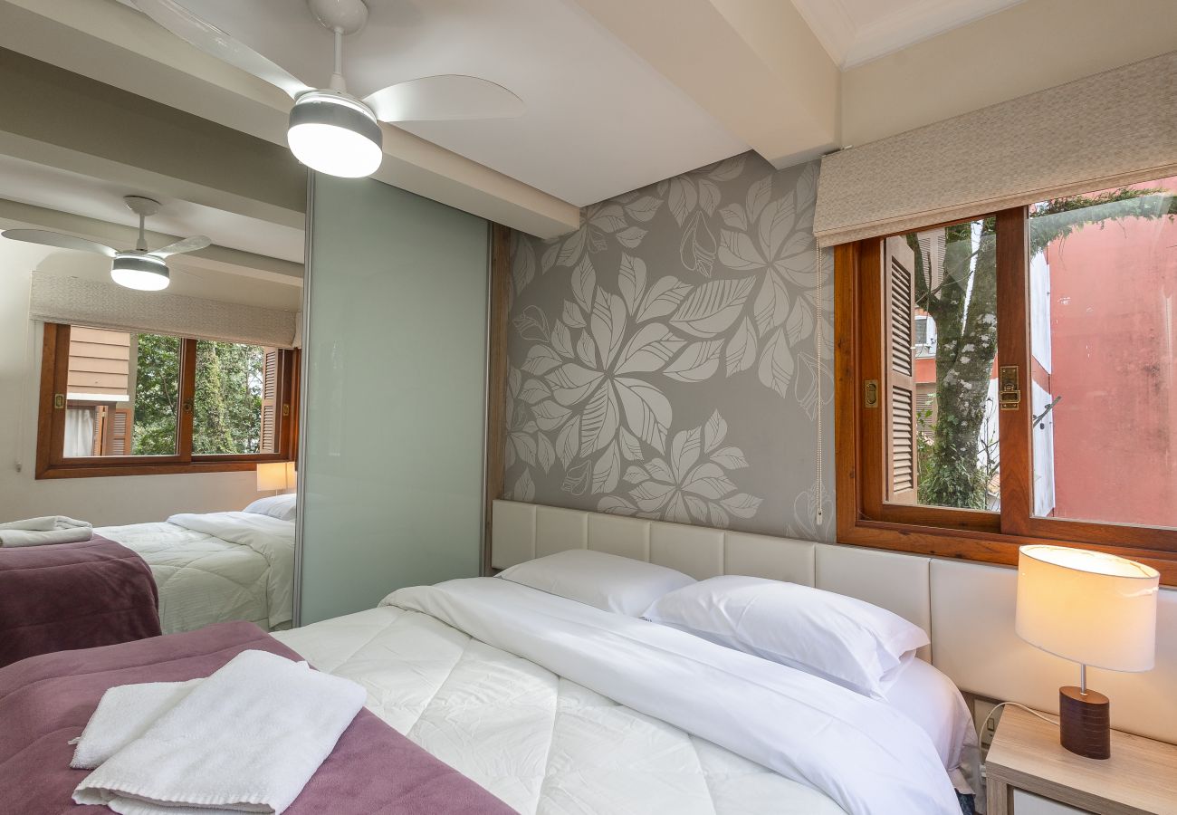 Apartamento em Gramado - Aconchegante apto 2 quartos (1 suíte) junto ao centro!