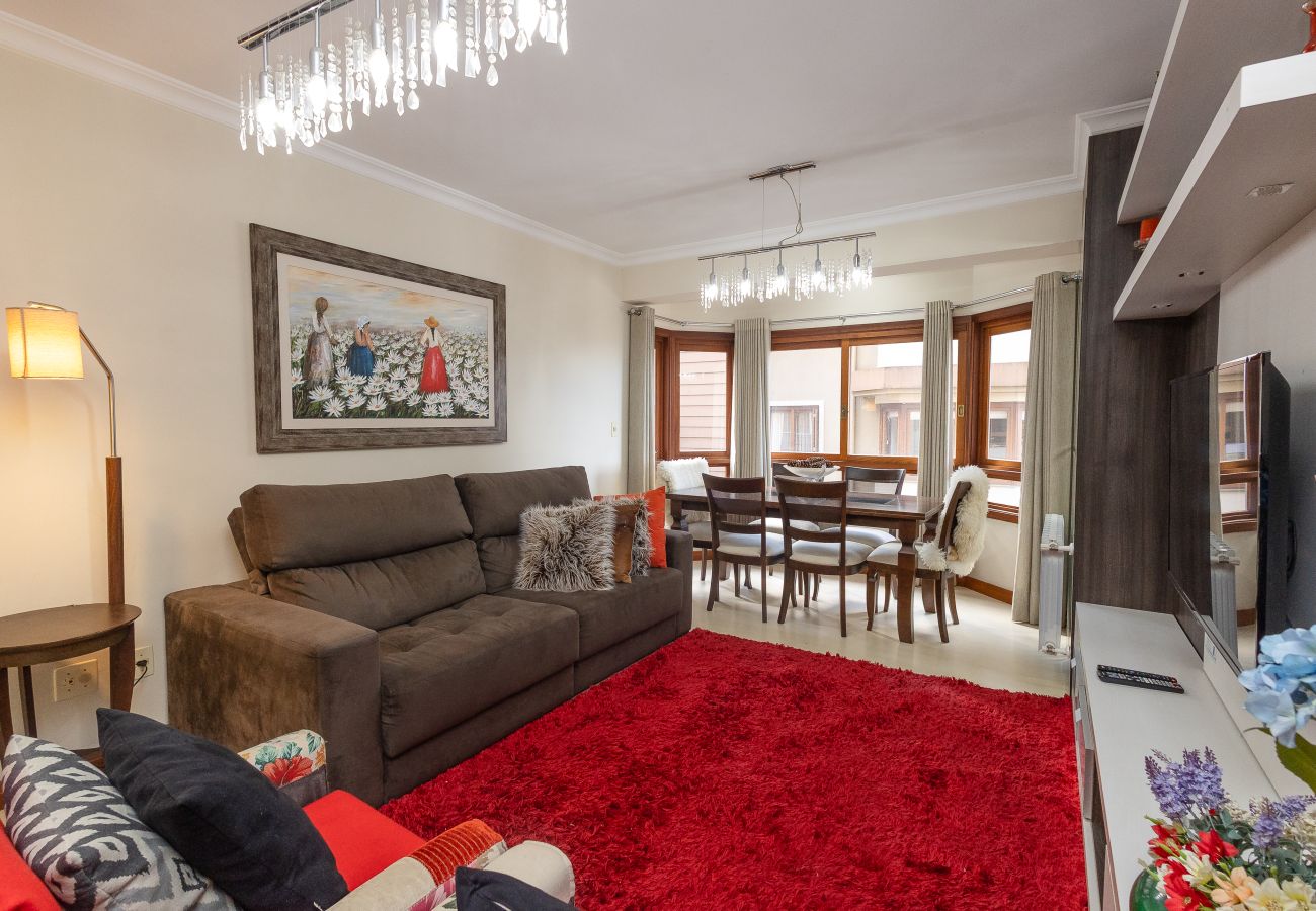 Apartamento em Gramado - Aconchegante apto 2 quartos (1 suíte) junto ao centro!