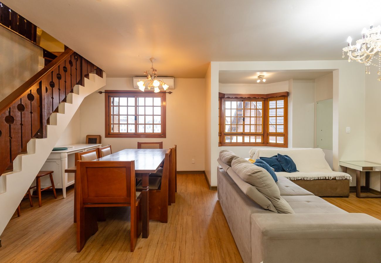 Apartamento em Gramado - Apto iluminado com 4 quartos a 700m da R Coberta!